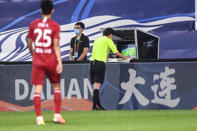 骑士擒公牛开季12连胜 文班34+12马刺大胜国王